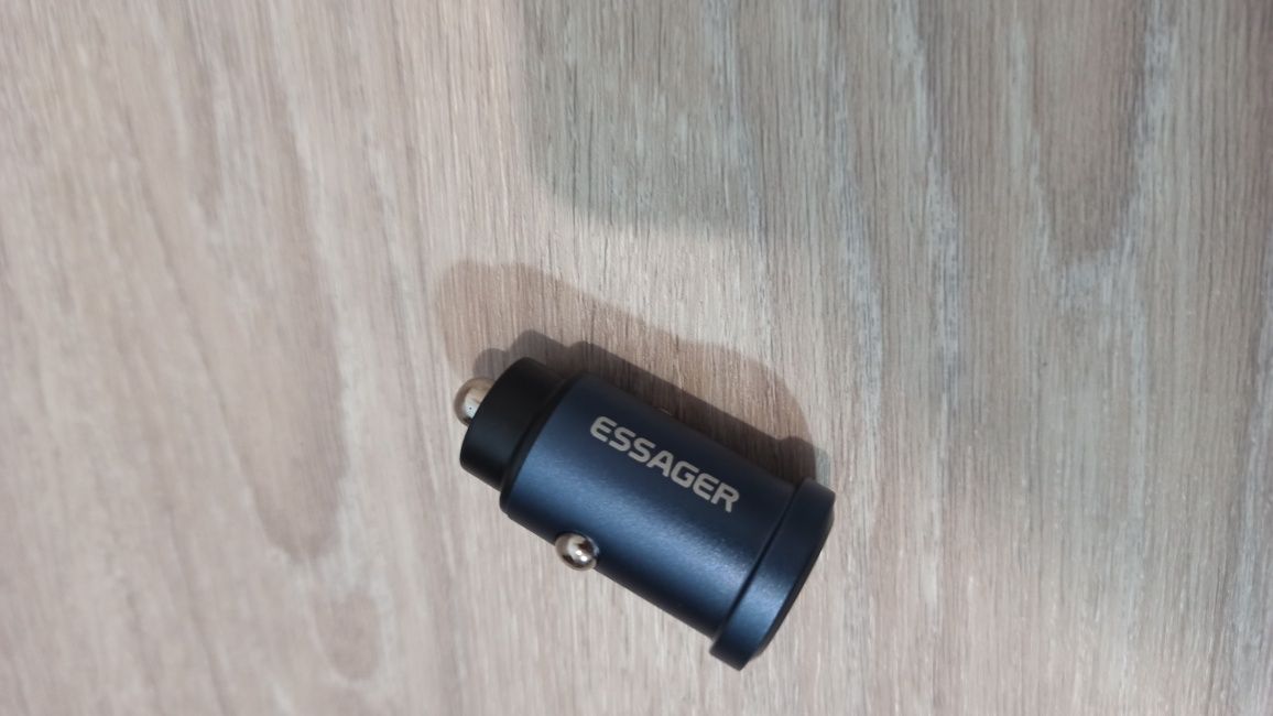 Автомобильное зарядное устройство Essager USB Quick Charge 4,0