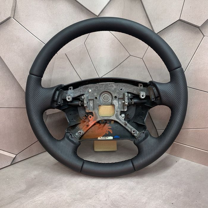 Перетягнутий руль Magentis Karens Маджентис Каренс на обмін