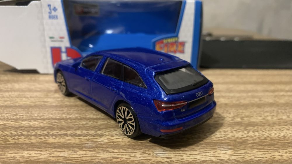 Модель 1/43 Audi A6 C8 Avant (Bburago / Burago)
