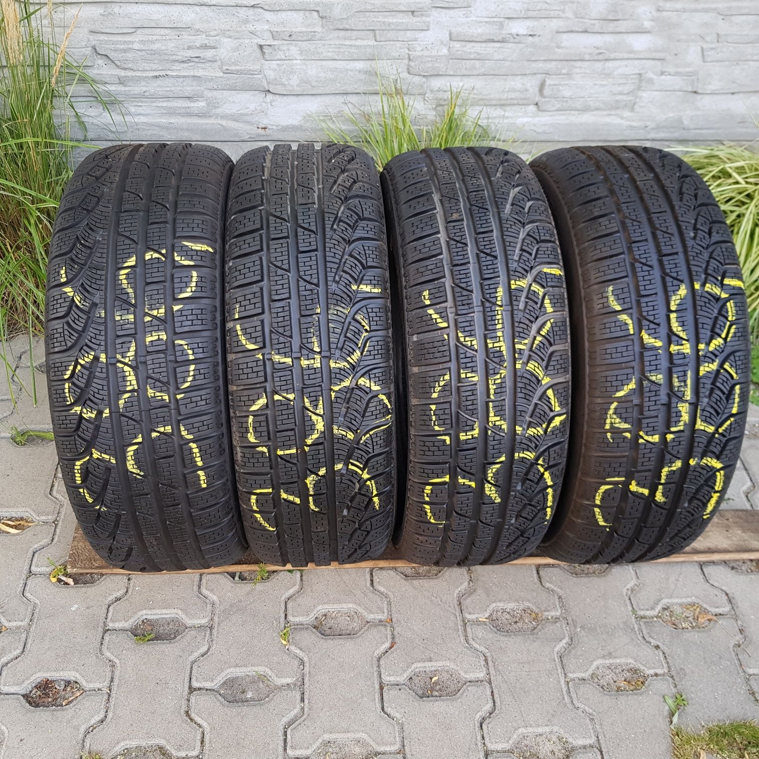 4x 205/55R16 Pirelli SottoZero Seria II Komplet opon zimowych Poznań