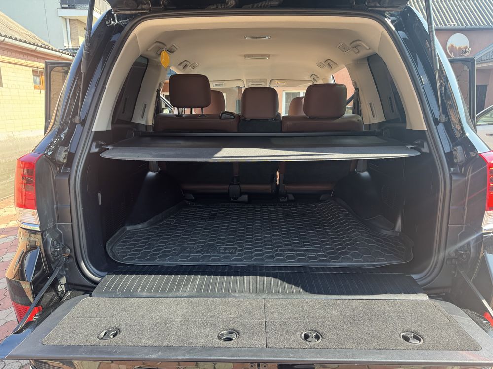 Toyota Land Cruiser 200