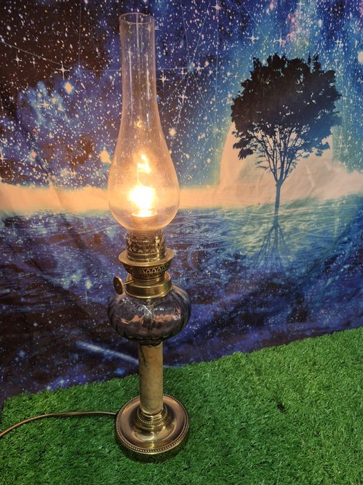 Antyczna lampa mosiężna
