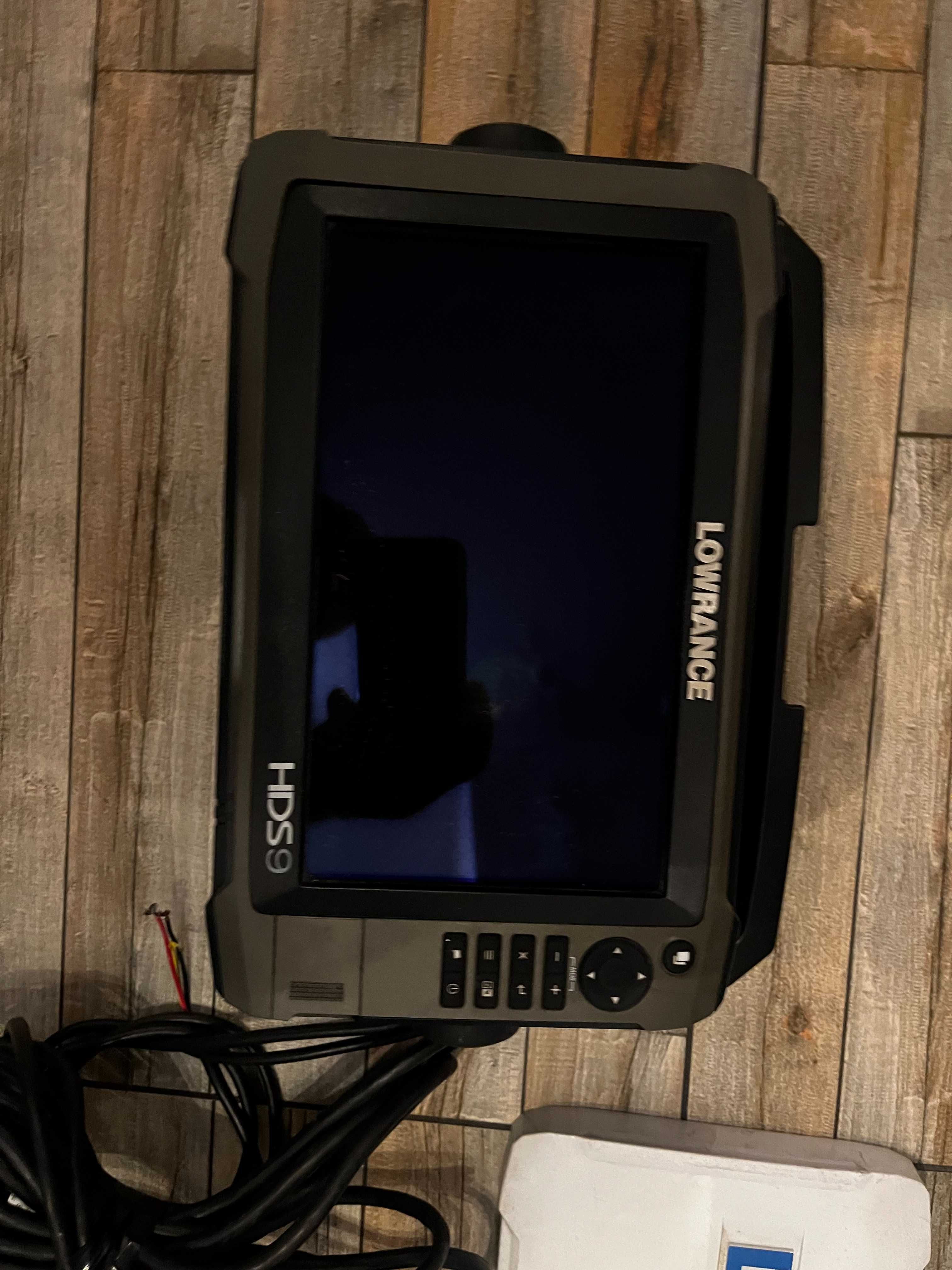 Echosonda LOWRANCE HDS-9 Touch Structure Scan PL