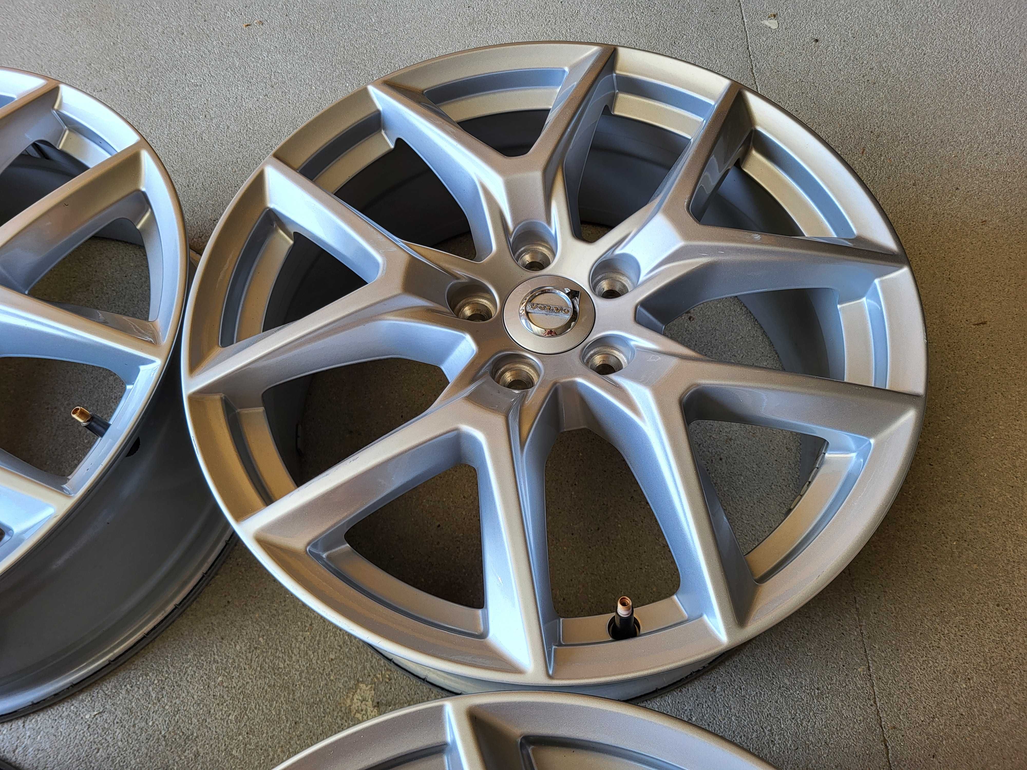 [792] Felgi aluminiowe 18 Cali 5x108 Oryginal VOLVO XC40 XC60 S60 ! !