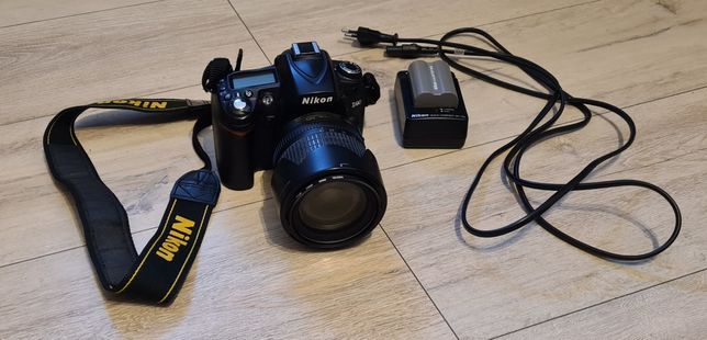 Nikon D90 Aparat + Obiektyw 18-105