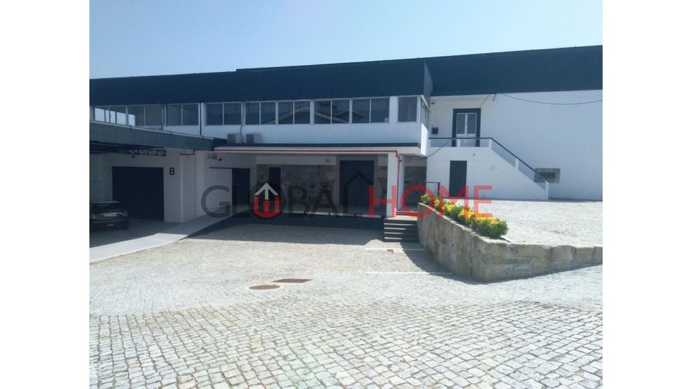 Armazém em São Pedro da Cova