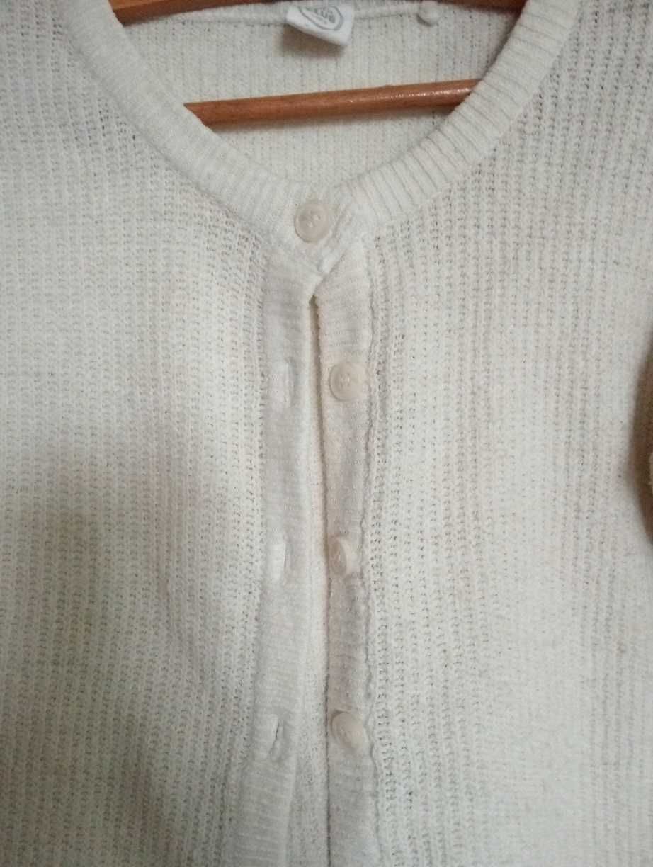 Biały sweter dla dziewczynki