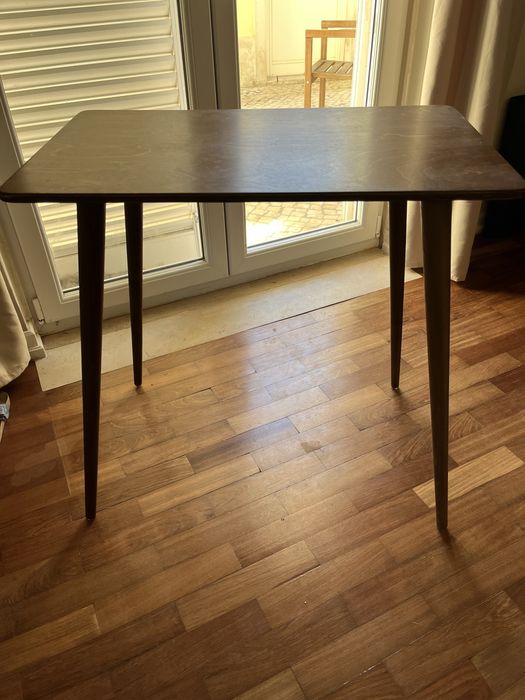 Mesa Retangular com Pernas Altas – 80 cm