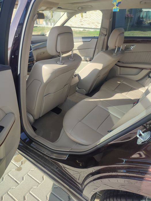 Mercedes E350 V6