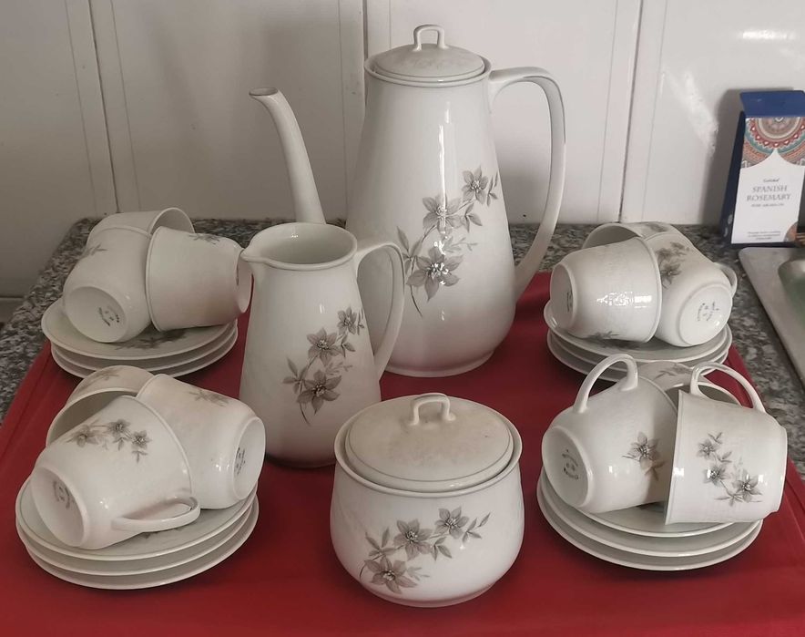 Serviço de Café em Porcelana SP Coimbra – 12 Pessoas – Vintage