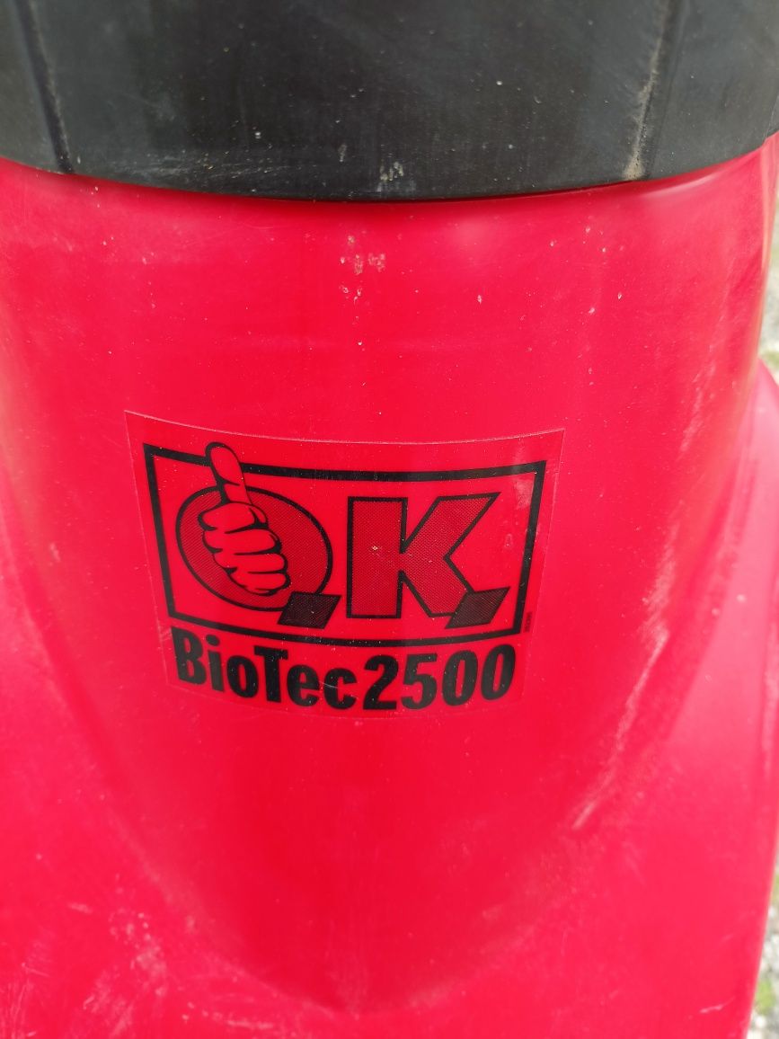 Rębak , rozdrabniacz do gałęzi.