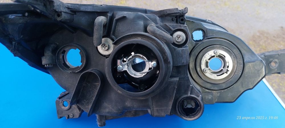 Фара передняя левая Mazda 3 bk хетчбек  (03-09г)