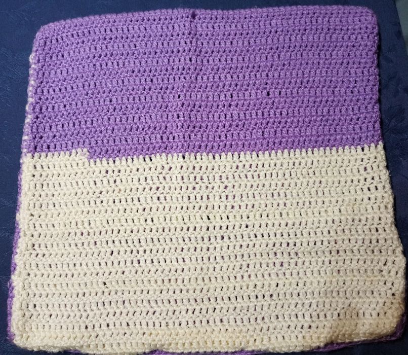 Poszewka z włóczki 37cm/37cm robiona na  drutach z bawełny