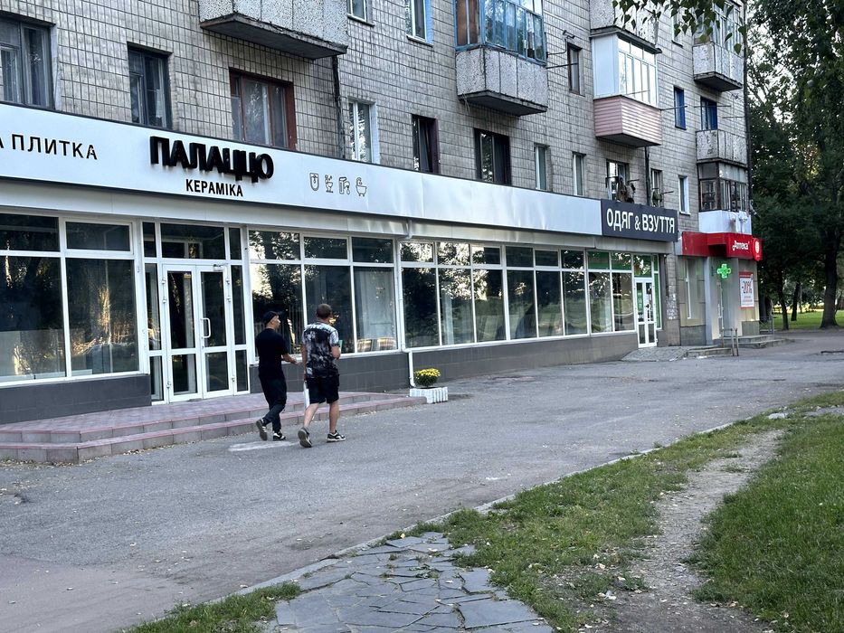 Торгове приміщення 68,8 кв.м з орендарем (аптека "Sanitas")
