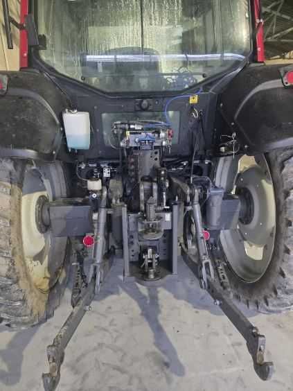 Valtra N123 Hitech 2200mtg salon PL 2 kpl kół plus ładowacz Quick q46