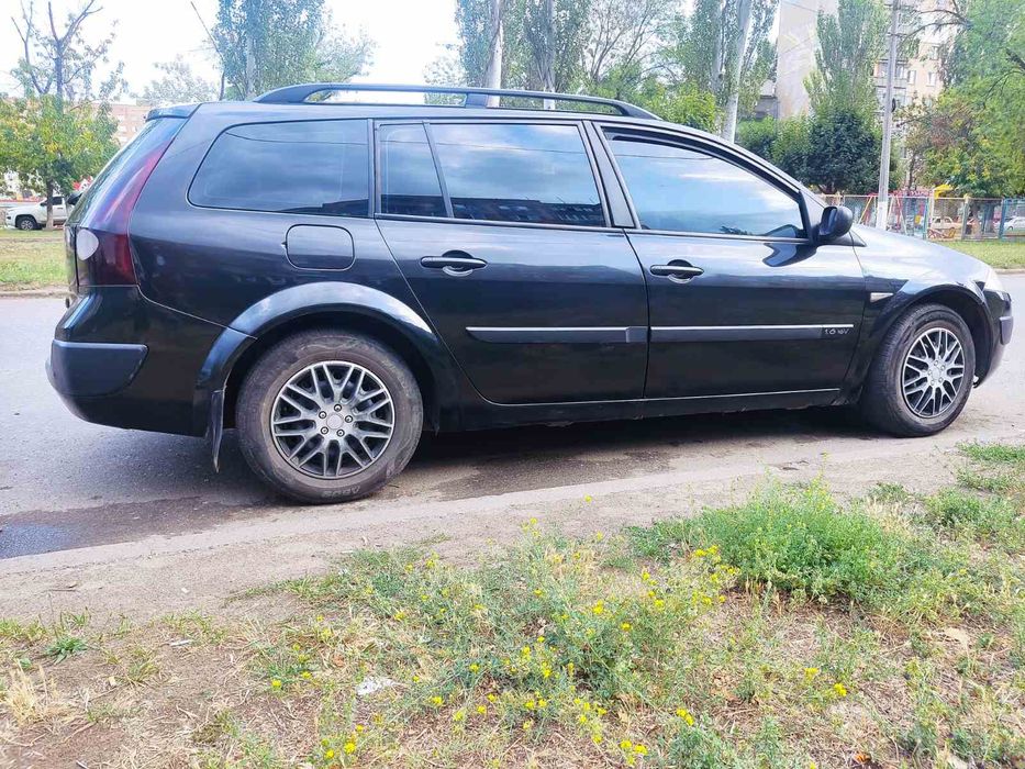 Рено Меган 1,6 бензин.