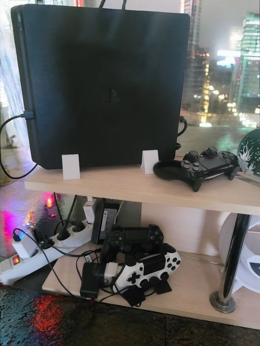 Продаю свою улюблену Sony PlayStation 4 Slim (500GB)