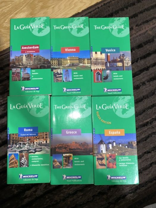 Guias de viagem em excelente estado