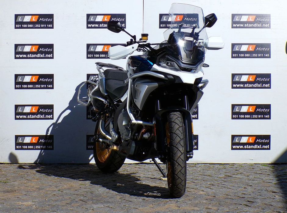 CF Moto 700MT