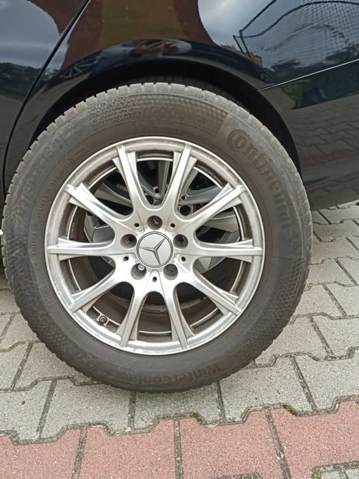 Sprzedam opony zimowe na felgach od Mercedesa  4 sztuki.
