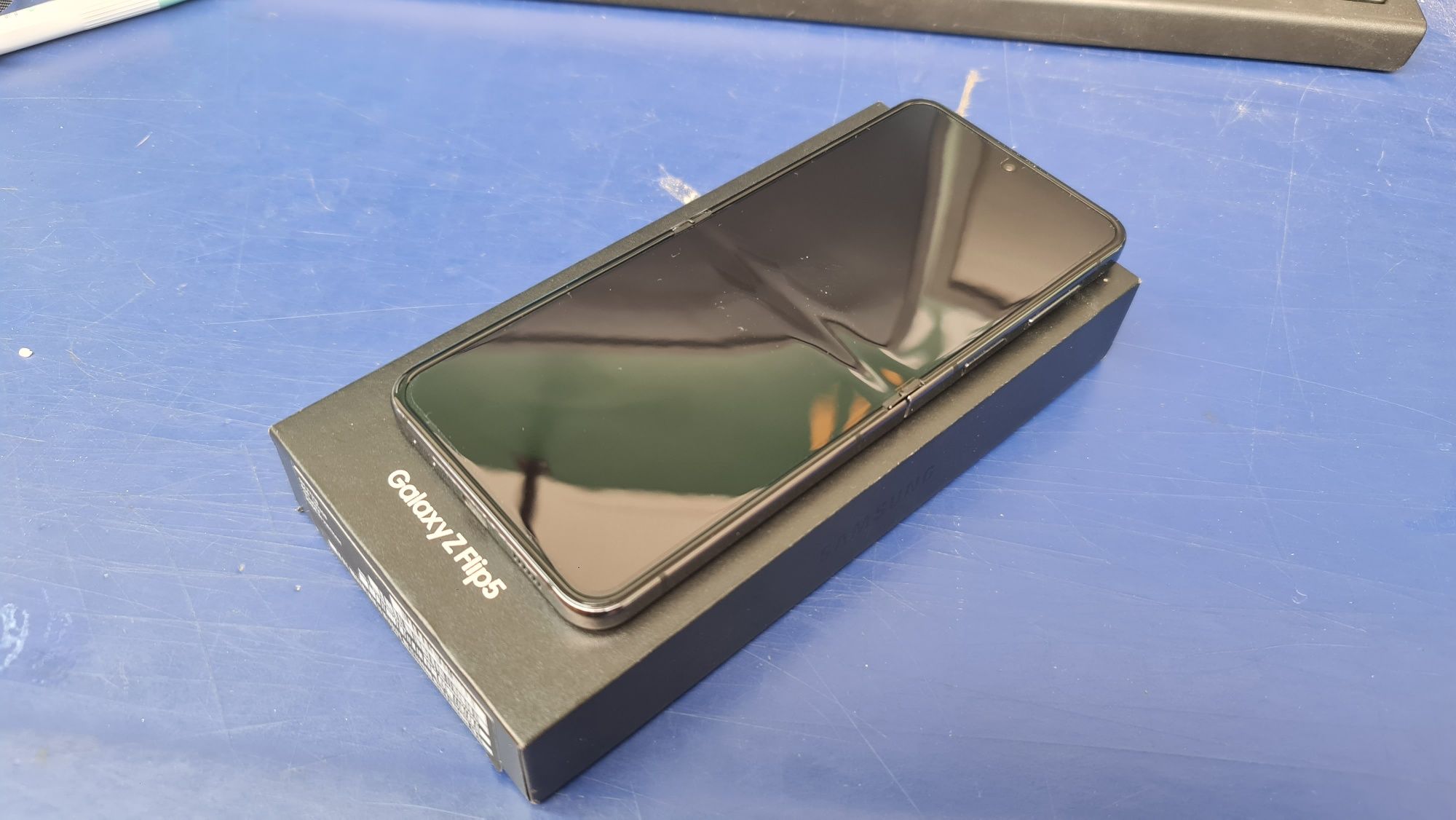 Samsung Galaxy Z Flip5 512gb Graphite