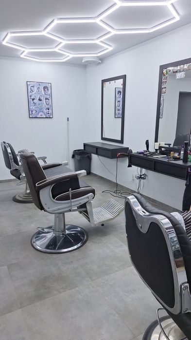 Lokal użytkowy,  obecnie Barber, Wawer