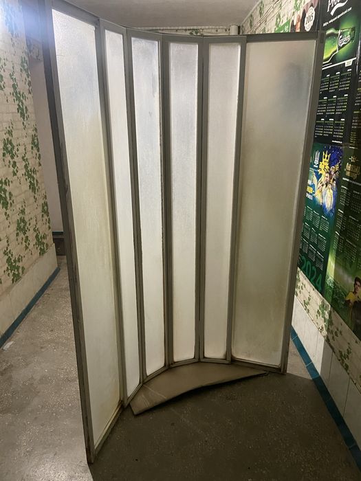 Душова кабінка Равак