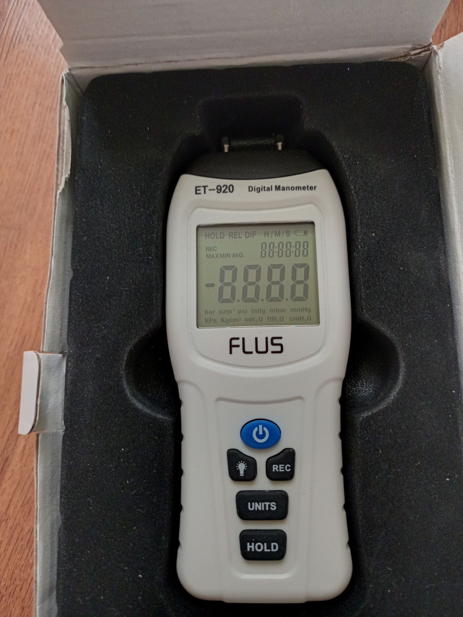 Продам дифманометр Flus ET-920 (б/у) на гарантіі