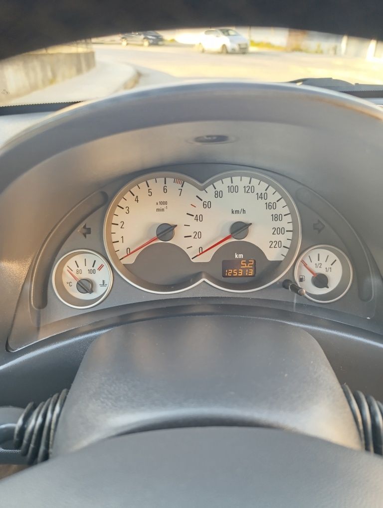 Opel Corsa C Sport 1.2 (só 125.400 km's)