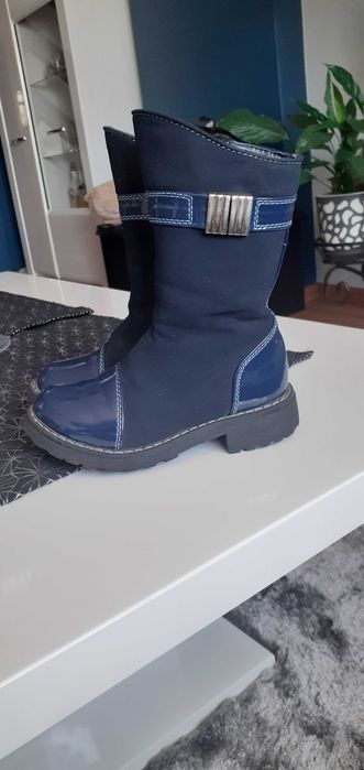Piękne kozaczki dla dziewczynki rozm. 26, wkładka 15.5 cm.