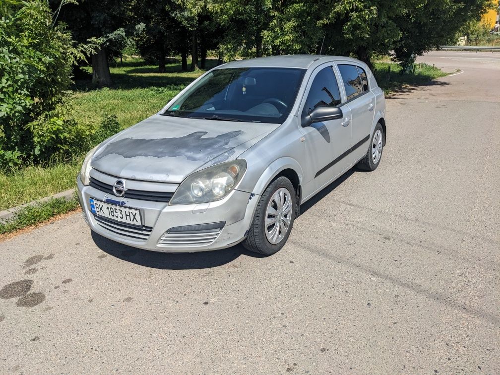 Opel Astra h 1.6 хетчбек 2004
