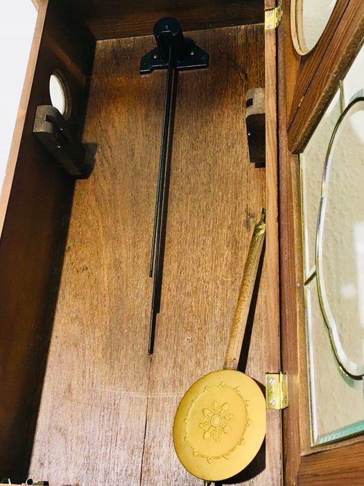 Uroczy Zegar Wiszący Gustav Becker Tarcza Tłoczona