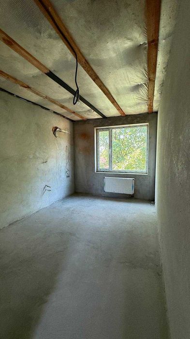 Таунхаус з ремонтом (під чистове оздоблення) в Ірпені.