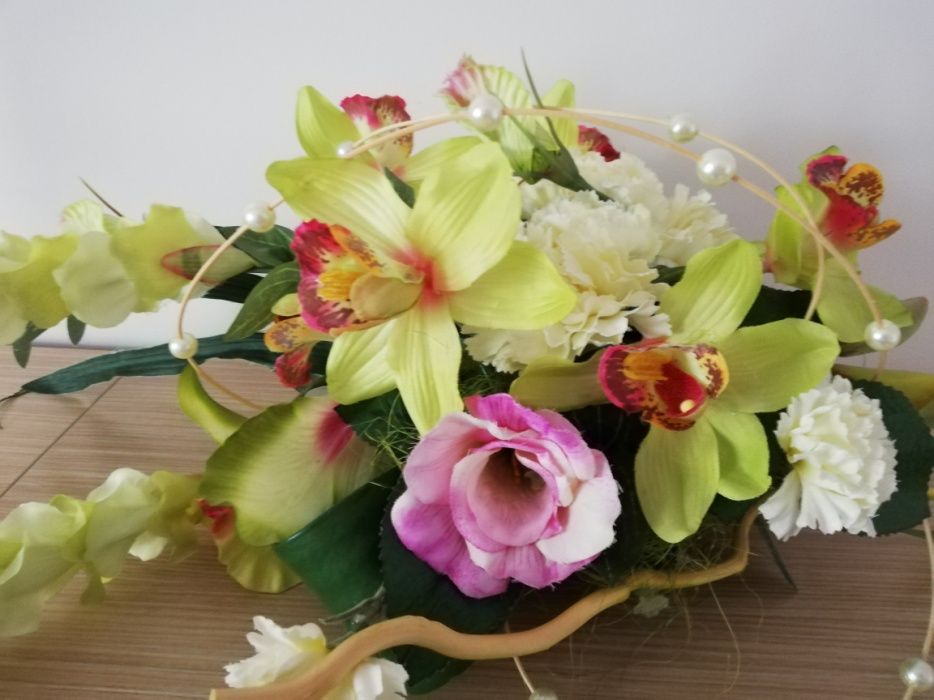 Bukiet sztucznych kwiatów ślubny, dekoracja na samochód auto do ślubu