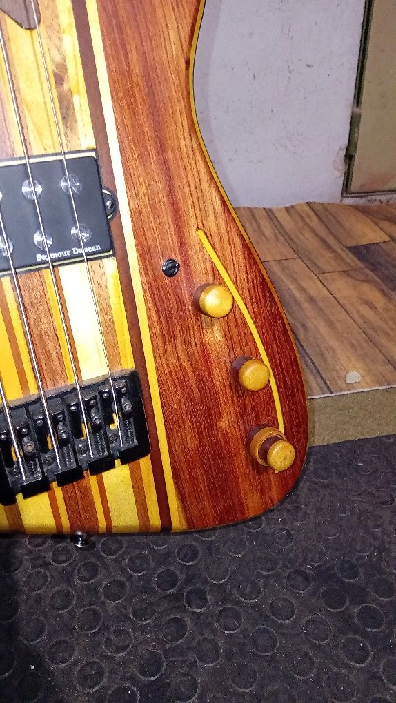 Baixo 4 cordas luthier Angel Joseph