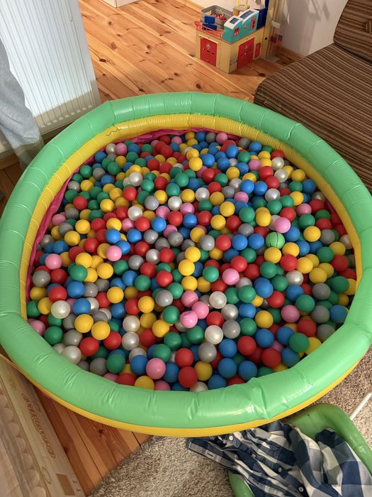 Basen z kulkami / kulki + basen