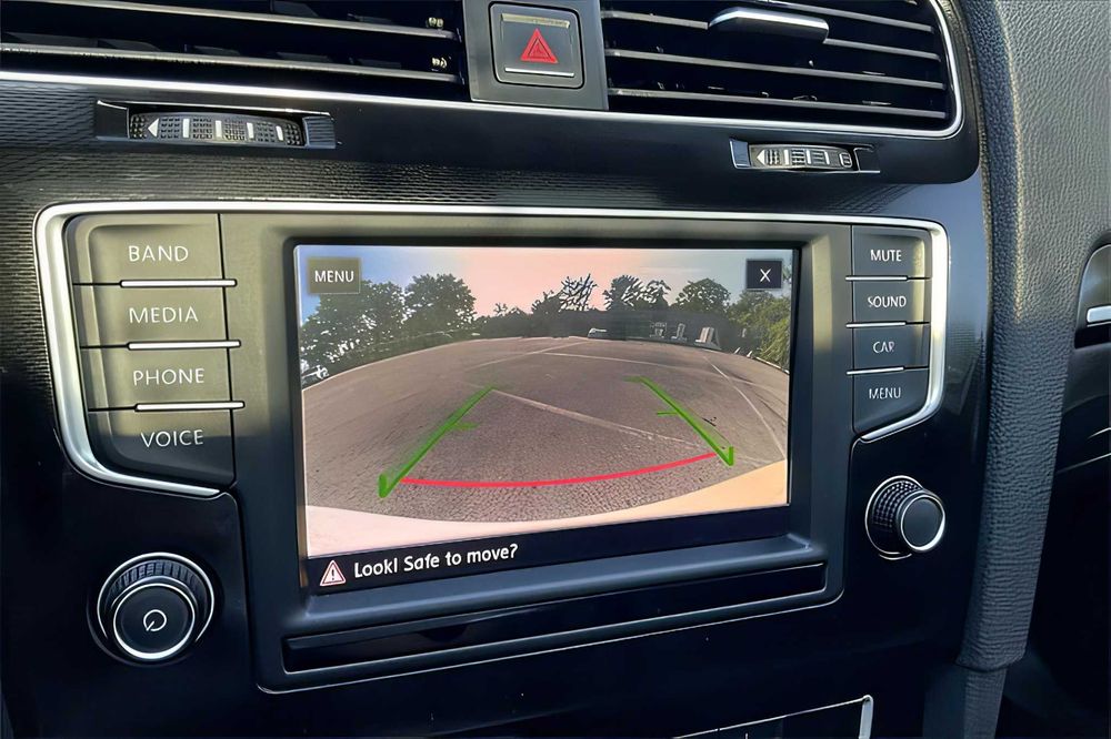 Volkswagen Golf      2017