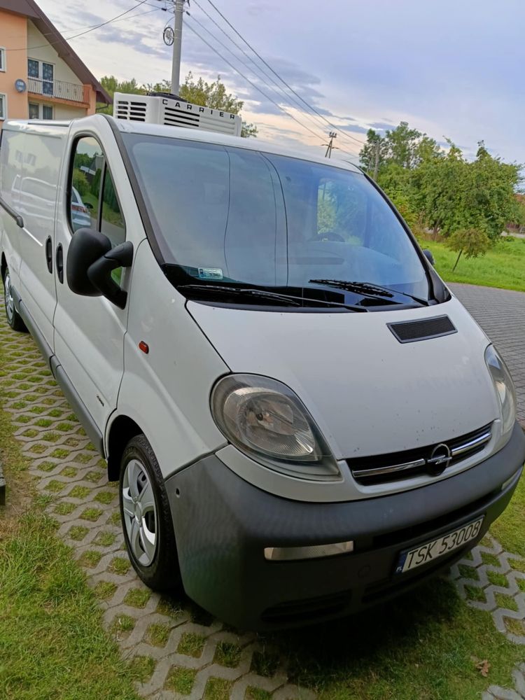 Opel Vivaro 2.0 b+g jak trafic primastar