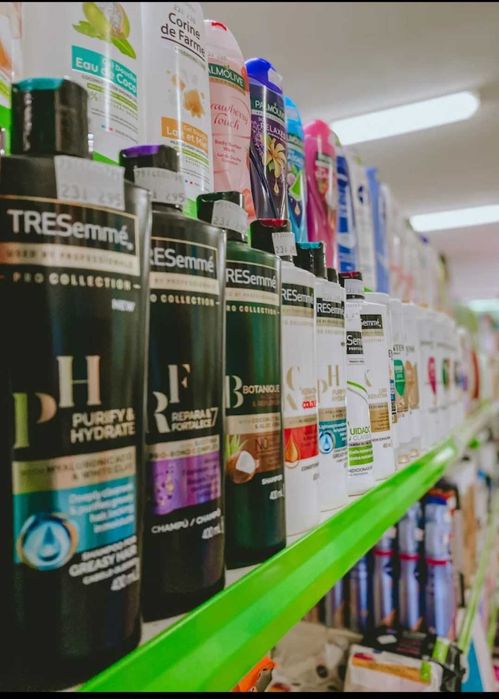 Recheio de mercadorias,arca,vitrines, computadores e impressoras