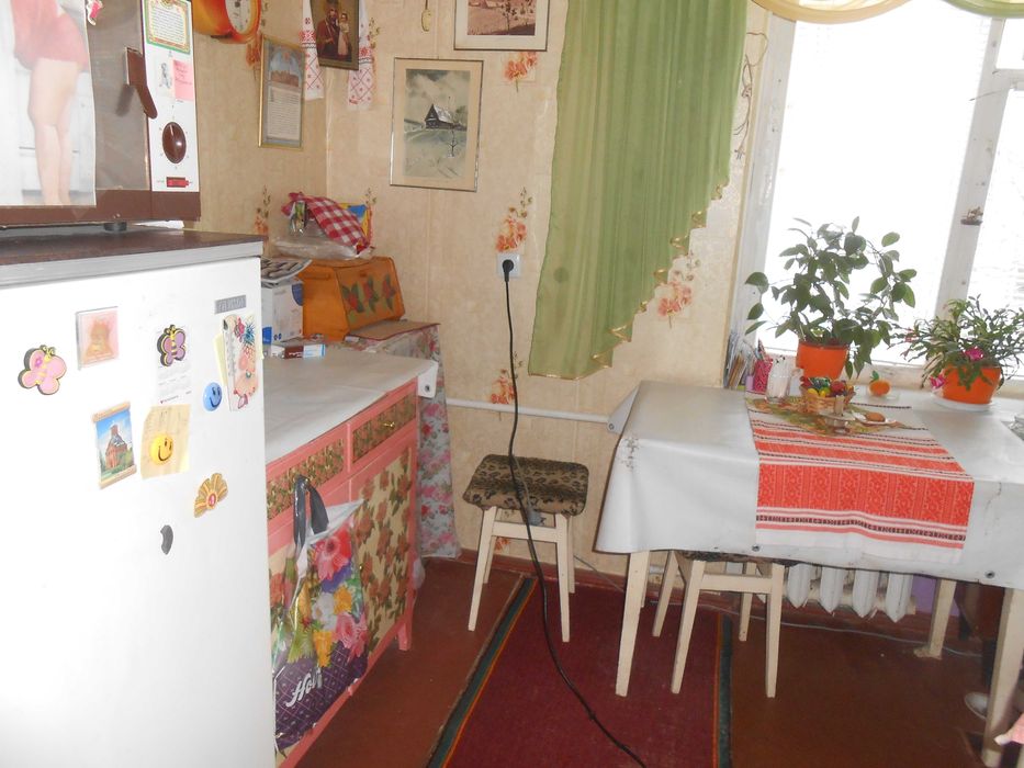 Сдам комнату в квартире для девушки в центре 2500 за все!