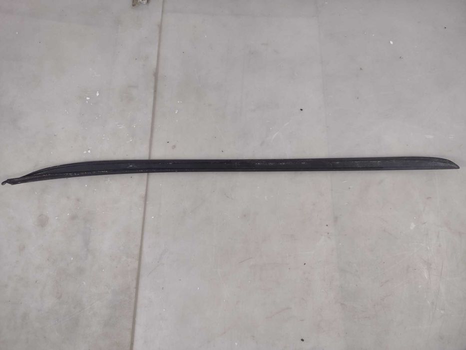 Ford Focus 11- 18 Молдинг лобового стекла левый  / Форд Фокус