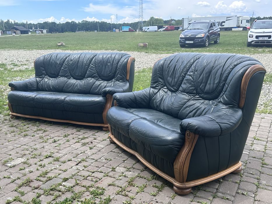 Меблі з Бельгіі. Диван шкіряний, тумбочки, столи з стільцями