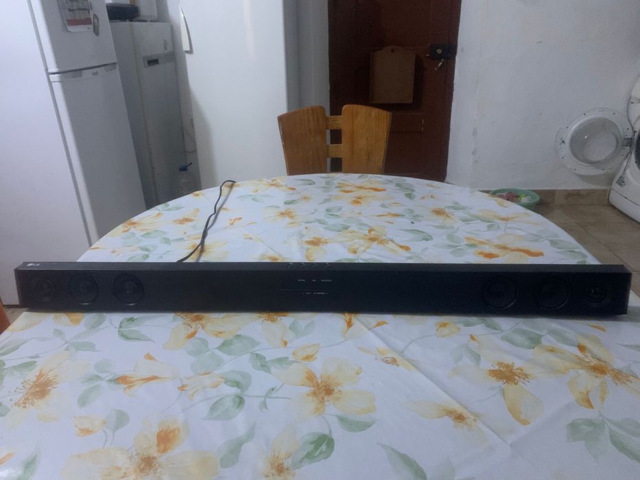 Caixa de som LG com Grave