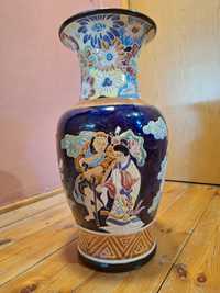 Duży wazon z motywami chińskimi