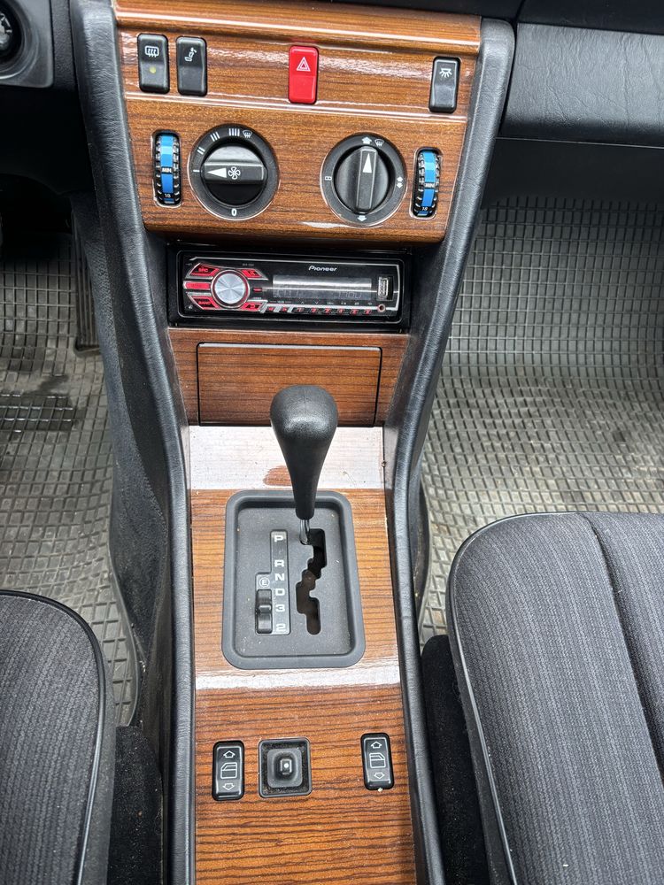 Mercedes 124 coupe 2.3 automat