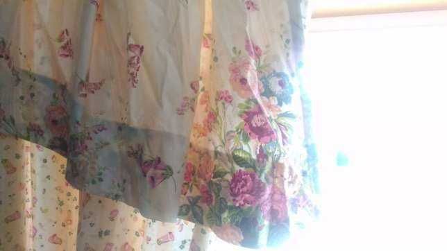 cortinados com motivos florais