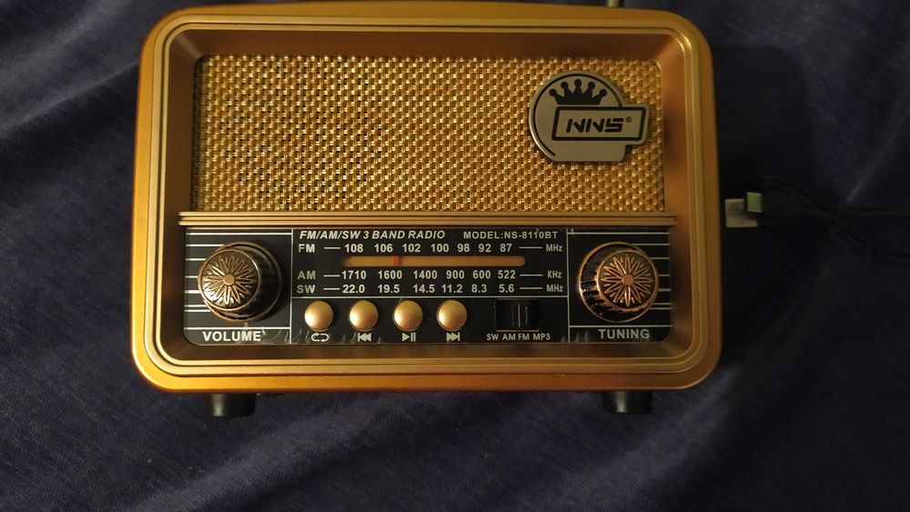 Rádio portátil retro