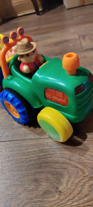 Traktor dumel farmer rezerwacja