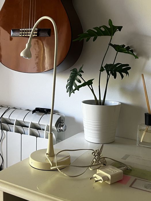 Candeeiro Branco de Escritório