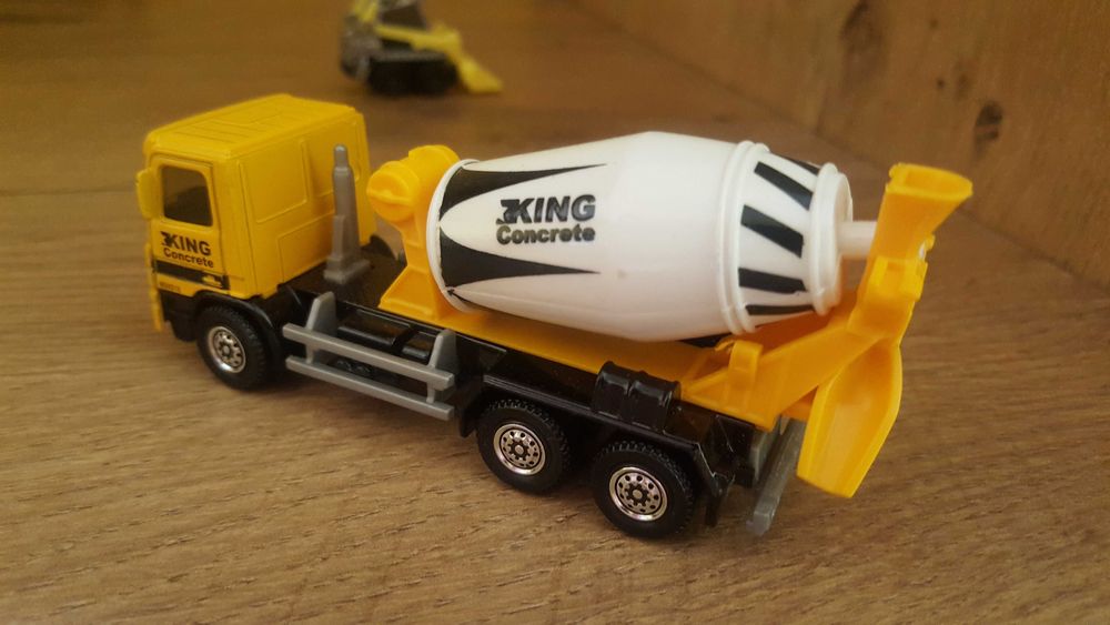 zestaw budowlany 7 pojazdów matchbox majorette kopartka spychacz beton